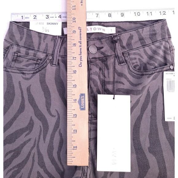 NWT Tinseltown Juniors Mid Rise Skinny Sz 1 Gray Zebra Jeans - Picture 9 of 12